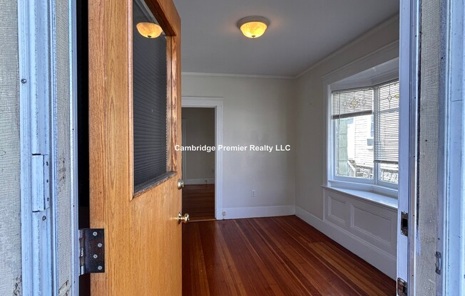 11 WRIGHT AVE