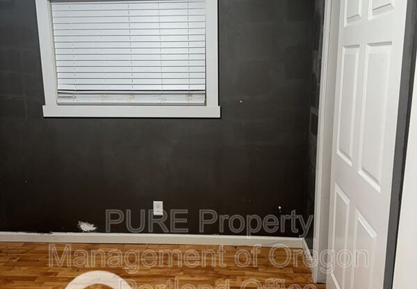 1049 SE Walnut St. #1-22