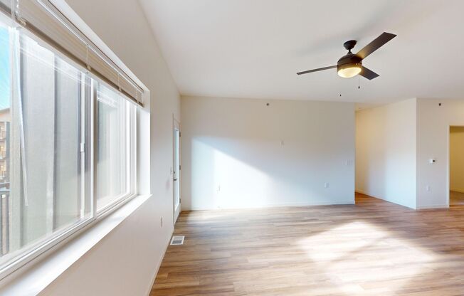 1 bed, 1 bath, 1,003 sqft, $1,295, Unit 7950-1313