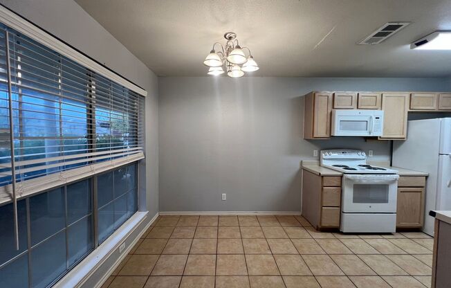 2 beds, 2.5 baths, 1,030 sqft, $1,300, Unit 2213 Unit B