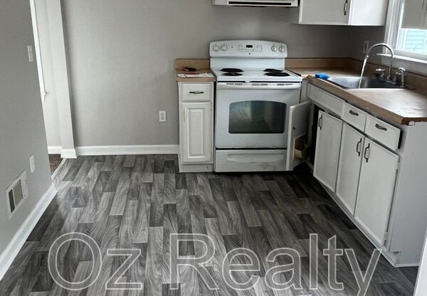 2 beds, 1 bath, 648 sqft, $975