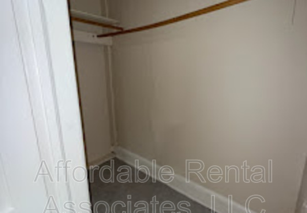 1240 W WASHINGTON ST