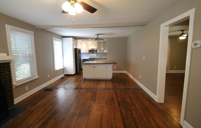 2 beds, 1 bath, $1,495