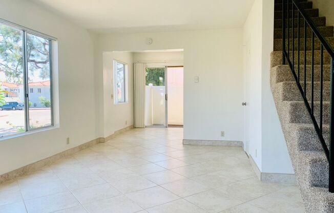 PERFECTLY LOCATED POINT LOMA 2BD/1.5BA TOWNHOME! $2,995/mo