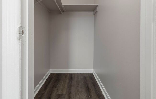 2 beds, 2 baths, $995, Unit 327
