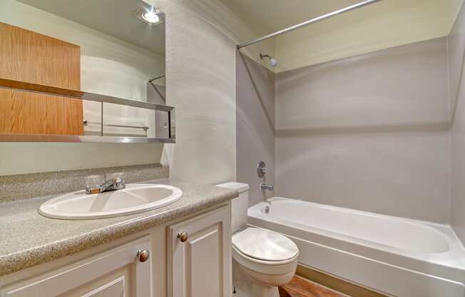 Hunt Club Apartments Vacant Apartment Upgraded Bathroom