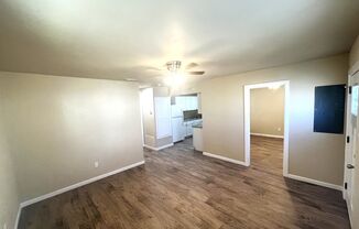 2 beds, 1 bath, 660 sqft, $750, Unit B