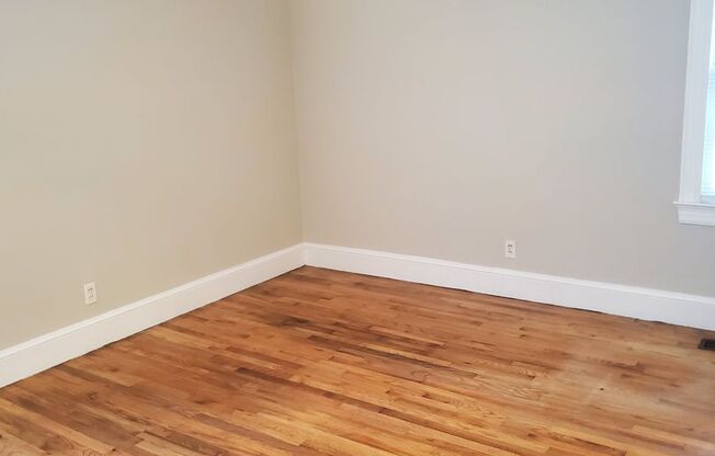 3 beds, 1 bath, $1,500