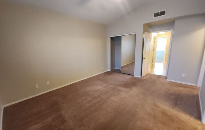 3 beds, 2.5 baths, $1,750, Unit Unit 1039
