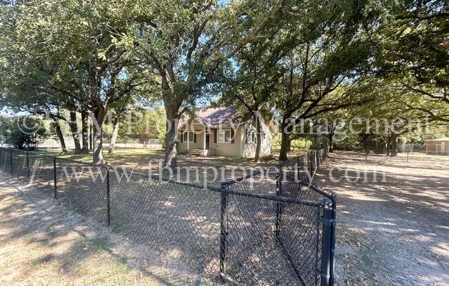 10693 FM 148 - Cozy 3 Bedroom, 2 Bathroom Home in Scurry, TX!