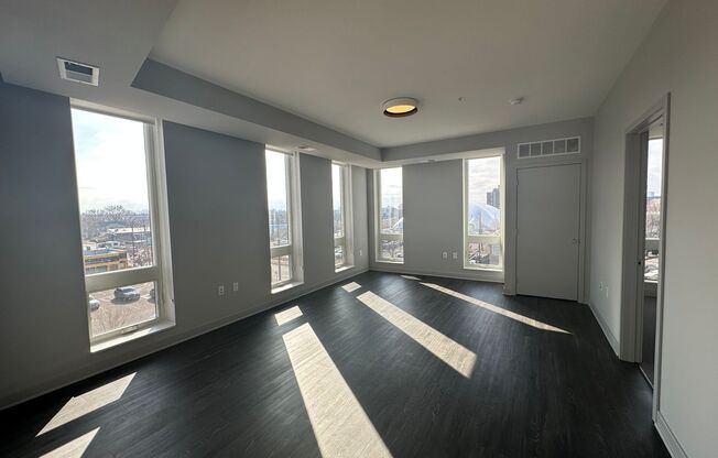 2 beds, 2 baths, 992 sqft, $2,295, Unit 300