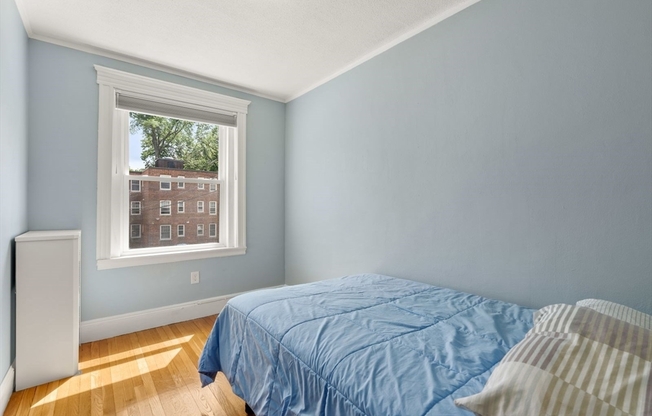 3 beds, 2 baths, 1,885 sqft, $5,250, Unit 4