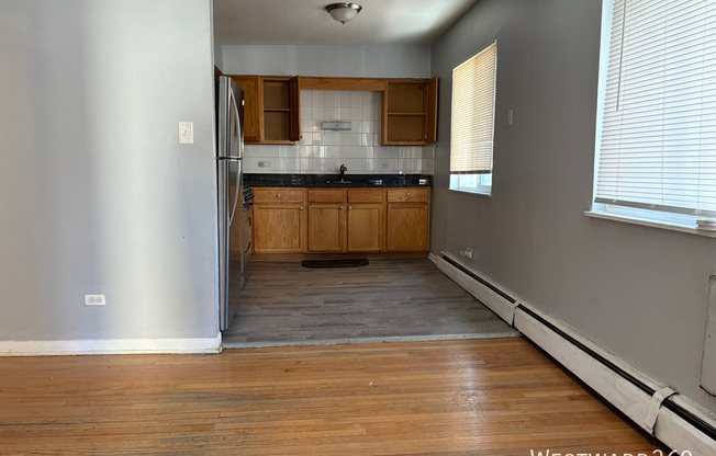 1465 E 69 ST