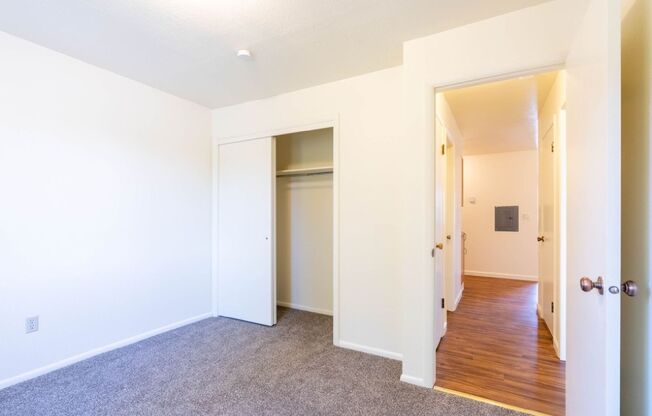2 beds, 1 bath, 830 sqft, $1,550, Unit F2