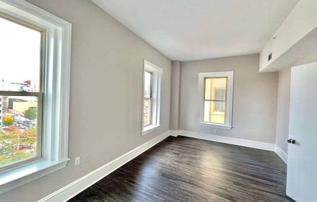 2 beds, 2 baths, 912 sqft, $1,822, Unit 304