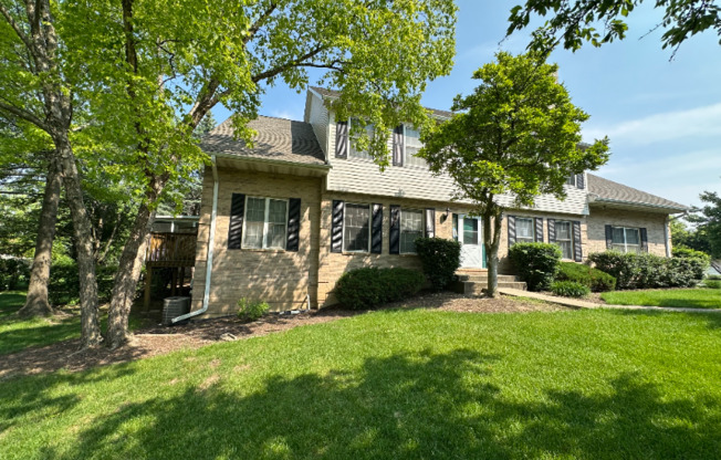 1443 LAUREL OAKS DR