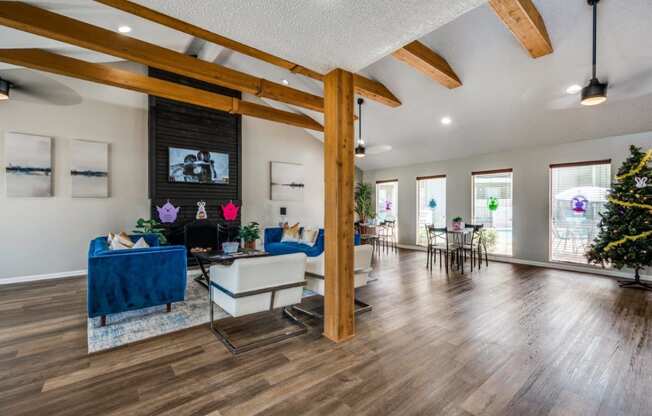 Cobble Hill Apartments in Fort Worth, Texas Clubhouse Lounge