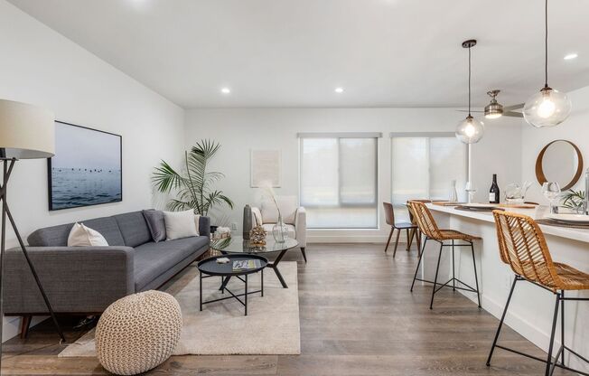 2 beds, 2 baths, 880 sqft, $3,995, Unit O