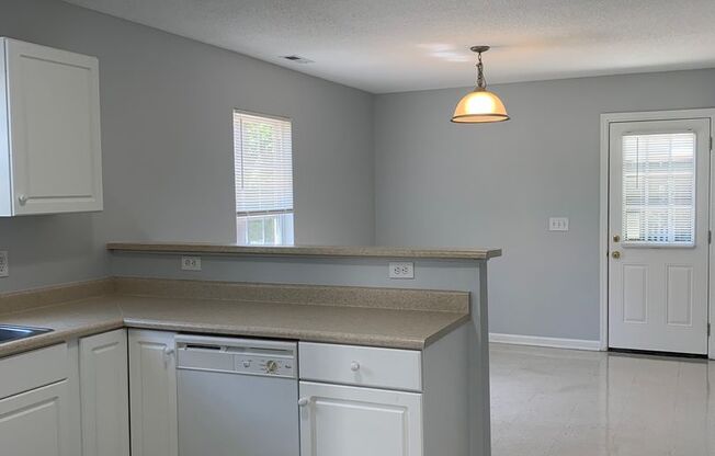 3 Bedroom 2 Bath House on Hillsdale Drive w/Storage