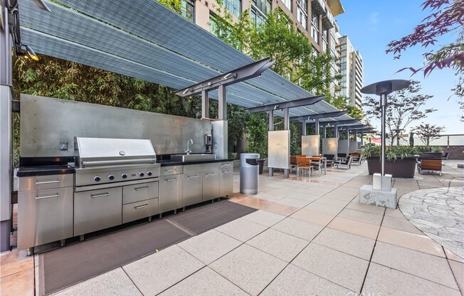 1 bed, 1 bath, 990 sqft, $3,900