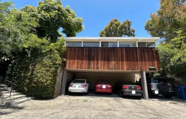 10567 National Blvd. Apts.