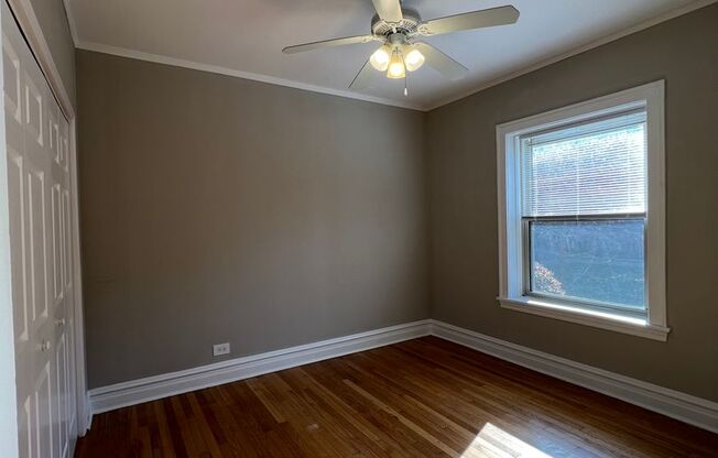 Beautiful Vintage Apartments Near NorthShore Evanston Hospital