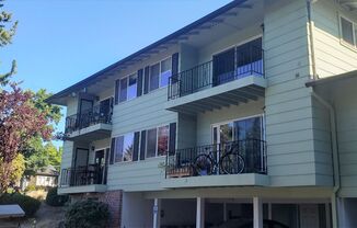 2 beds, 1 bath, 800 sqft, $1,400, Unit 4