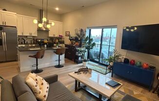 1214 W. Carmen Avenue