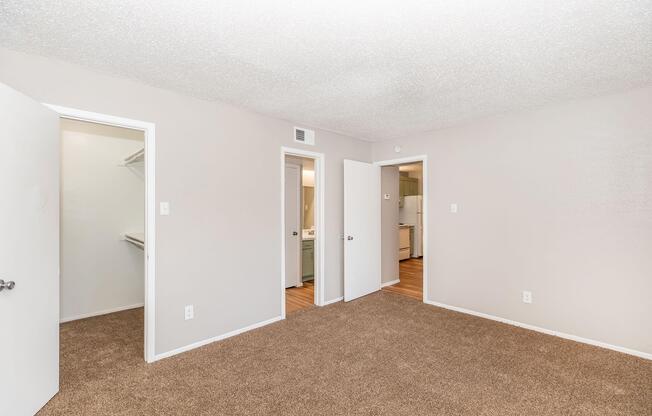 1 bed, 1 bath, 685 sqft, $890