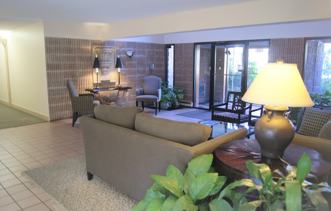 Charming 2 Bedroom/2 Bathroom Condo Unit in Fallstaff Community, MD!