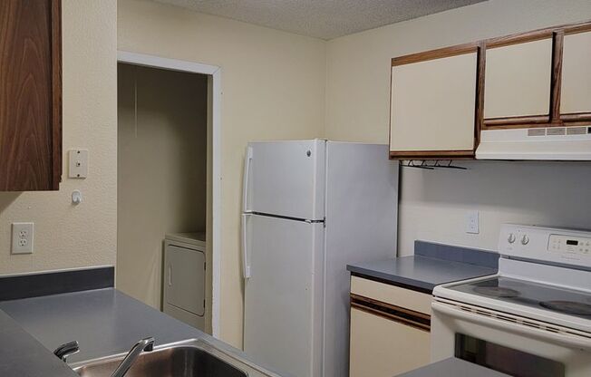 2 beds, 1 bath, $1,275, Unit # 2-308