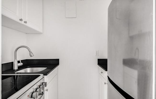 Studio, 1 bath, $3,500, Unit 1114