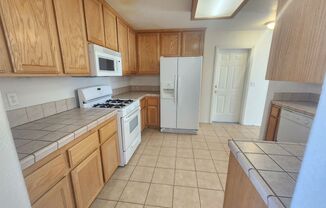 **Move In Special**Great Home Near Downtown 29 Palms