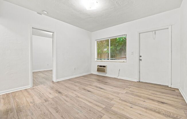 1 bed, 1 bath, 600 sqft, $1,400, Unit Unit 2
