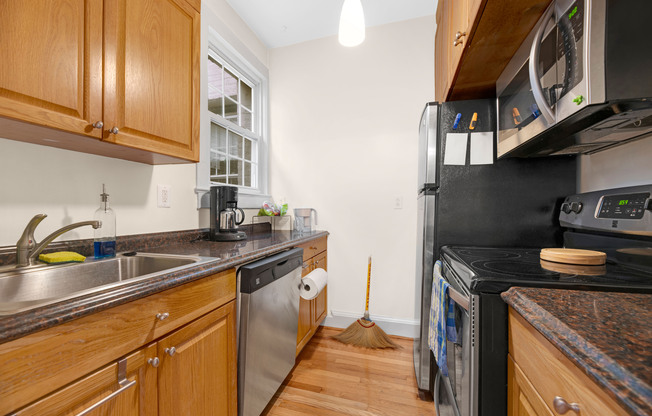 1125 Maryland Ave NE  Unit 13