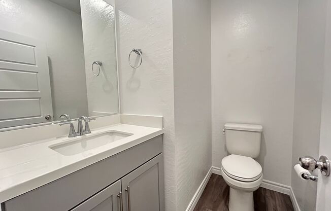 3 beds, 2.5 baths, $2,595, Unit # 1070