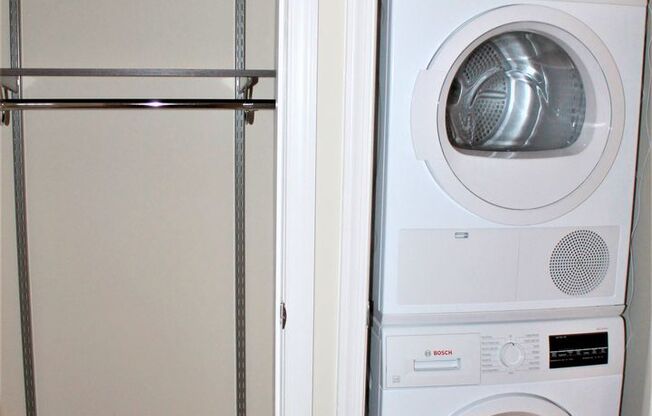 2 beds, 2 baths, 850 sqft, $3,700, Unit 101