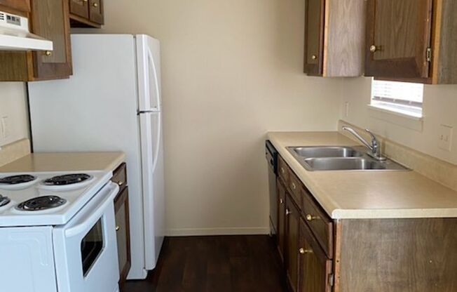 2 beds, 1 bath, 950 sqft, $795, Unit 6913-504