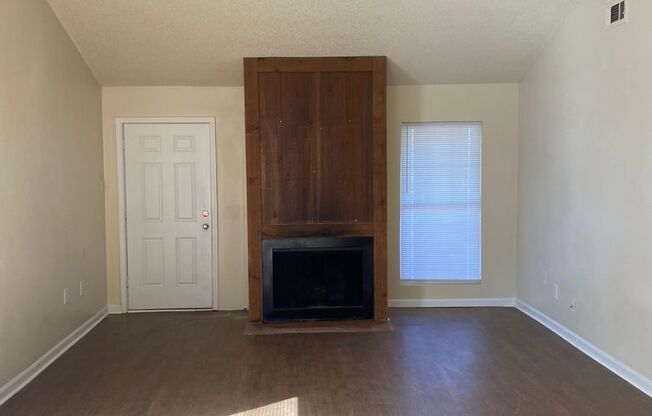 3 beds, 2 baths, 1,350 sqft, $1,200, Unit 1346-C