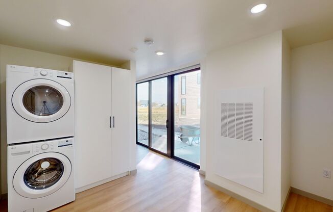 Studio, 1 bath, 535 sqft, $1,240, Unit 6410-105