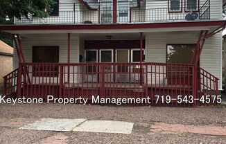 Conveniently located -  Downtown Apartment in 4-Plex with 2 Bedrooms/1 Bath $900/$900