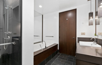 Studio, 1 bath, 590 sqft, $3,995, Unit 25C