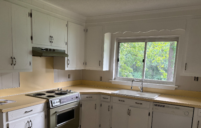 191 SCENIC DR NE