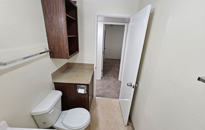 2 beds, 1 bath, $1,250, Unit 161