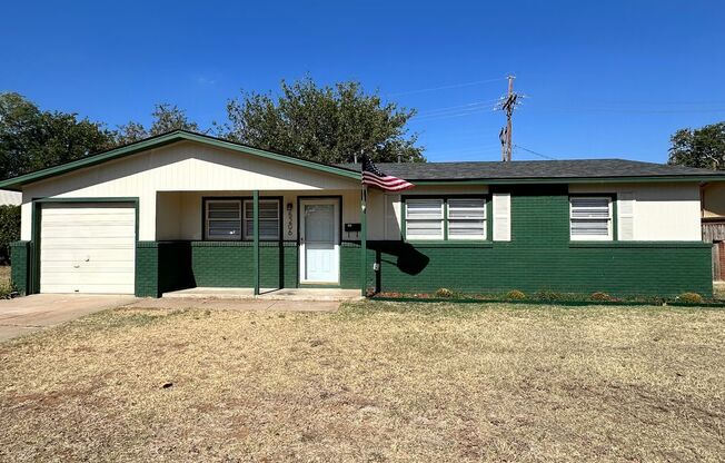 Newly Remodeled 3 Bedroom Home! - Move In Special 1/2 Off First Full Months Rent