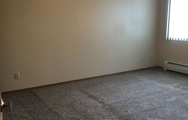 2 beds, 1 bath, 1,115 sqft, $1,415, Unit 1800-253