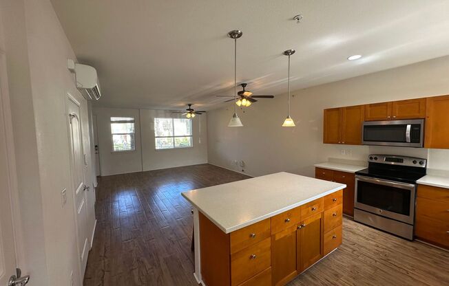 SPACIOUS 2 BD / 2.5 BA TOWNHOUSE IN KAPOLEI!