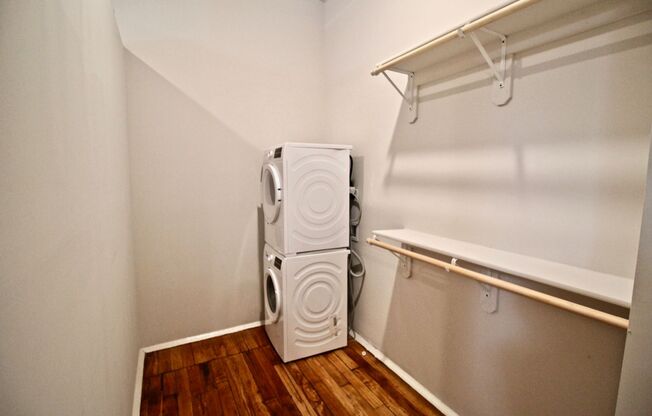 1 bed, 1 bath, 1,093 sqft, $1,575, Unit 408