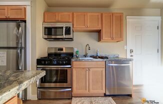 1 bed, 1 bath, $1,095, Unit 32