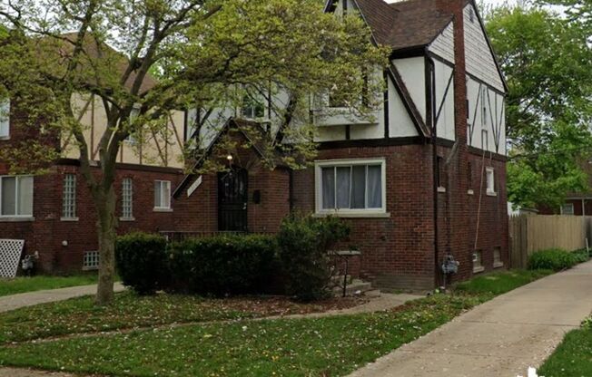 Spacious 3 bed 1.5 bath Detroit home